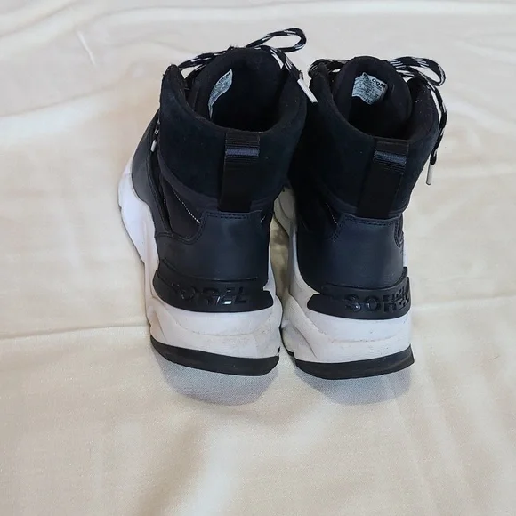 Sorel Women's black boots - Picture 3 of 16